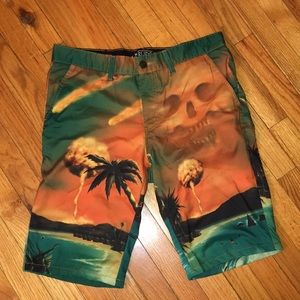 MENS SWIM TRUNKS SIZE 32